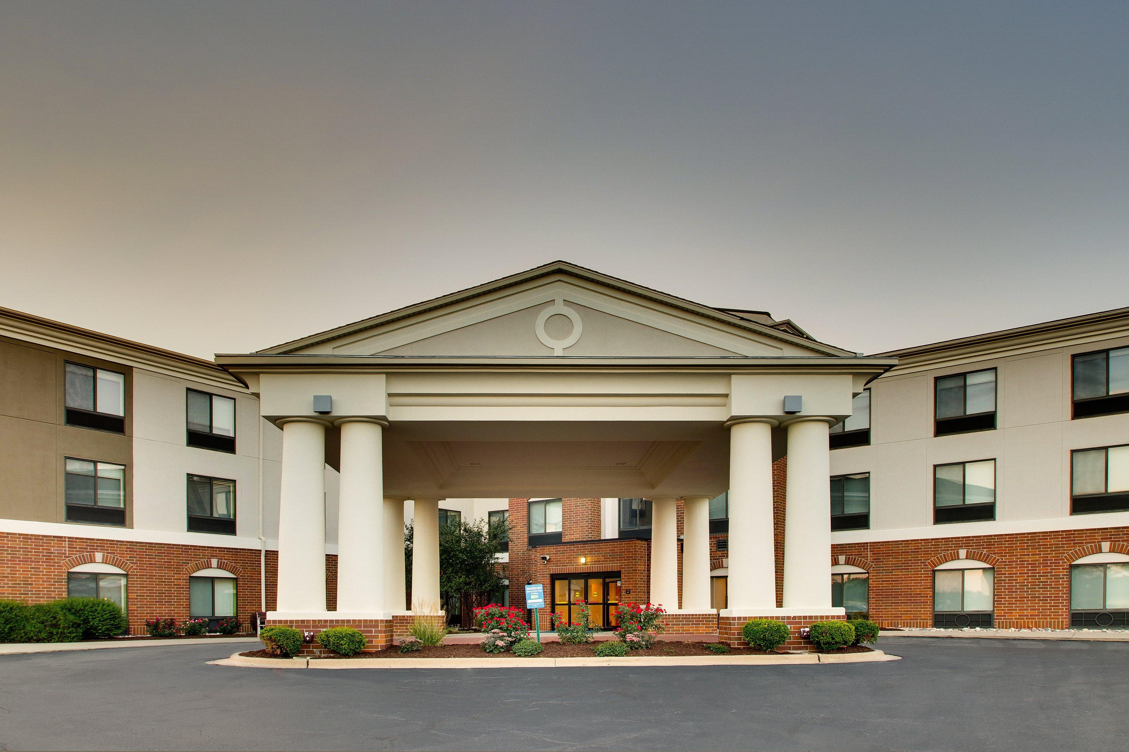 Holiday Inn Express Hotel & Suites Morris By Ihg Exterior foto