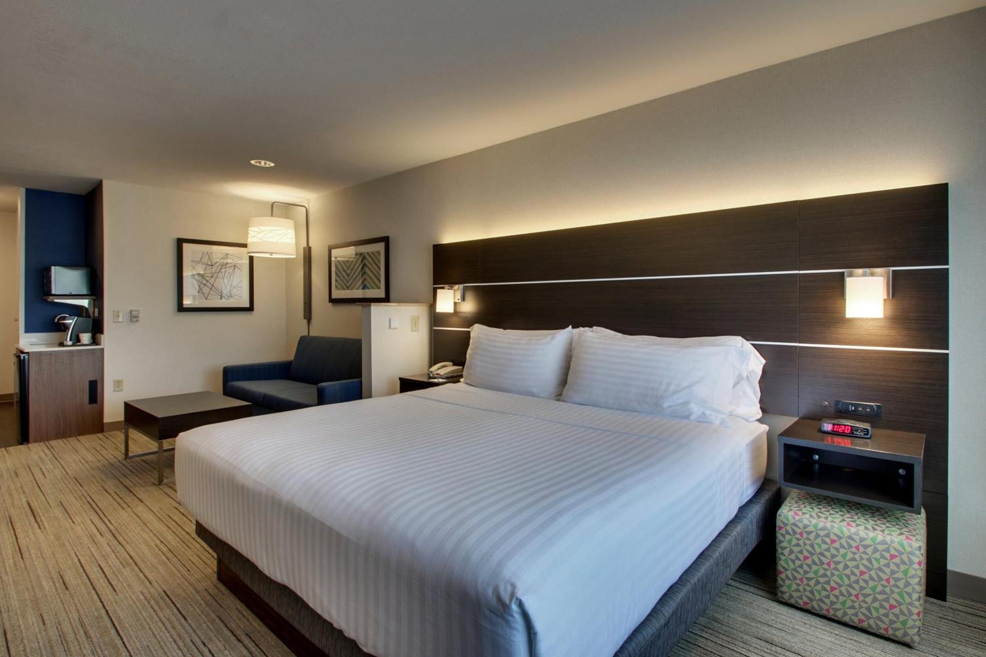 Holiday Inn Express Hotel & Suites Morris By Ihg Exterior foto