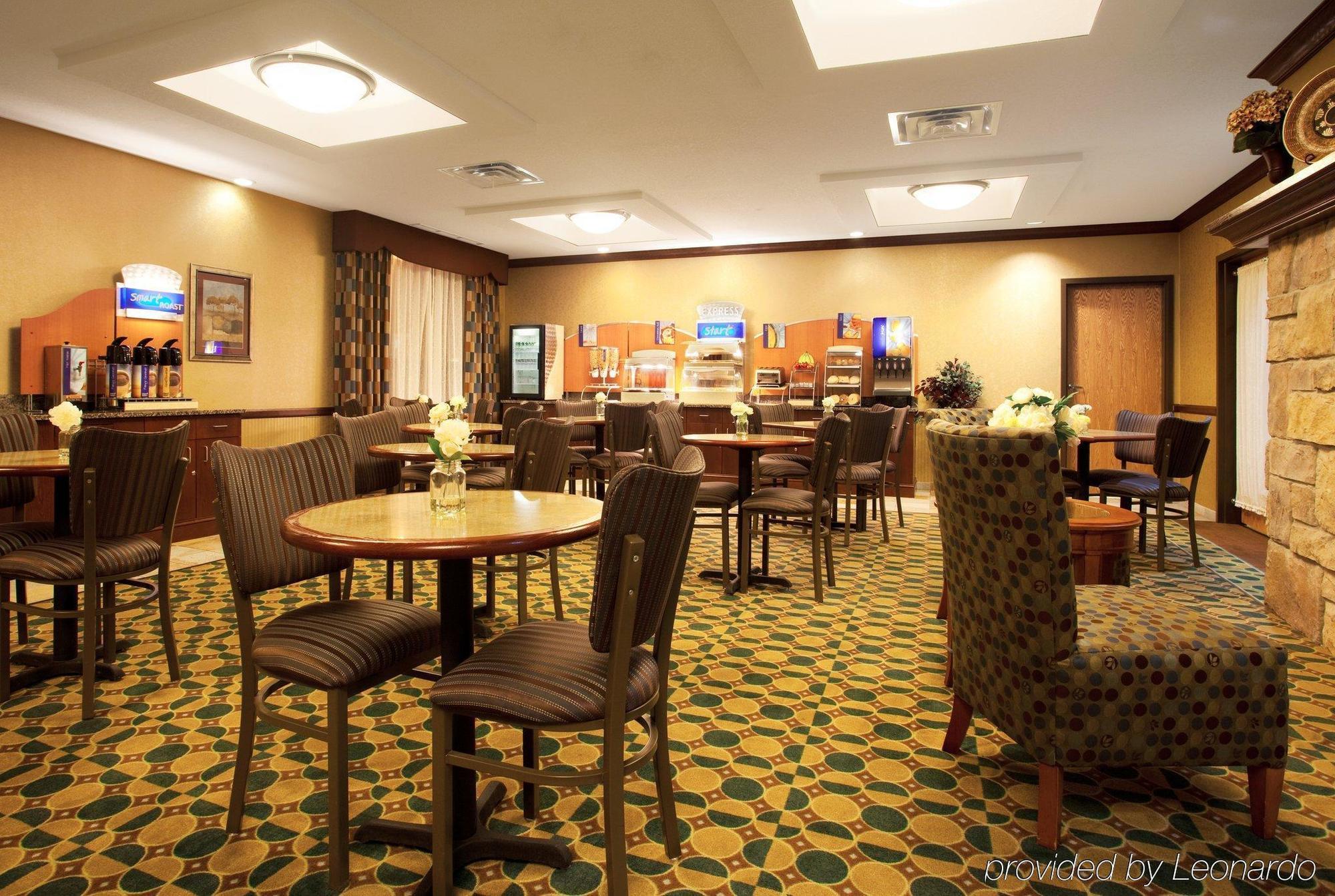 Holiday Inn Express Hotel & Suites Morris By Ihg Exterior foto